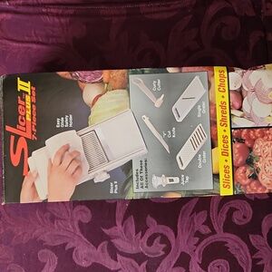 Slicer Plus ll New in original box 7 pc. Set